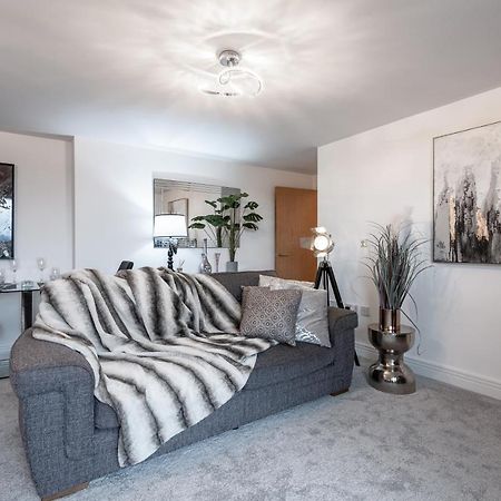 Luxurious River View Apartment With Terrace Worcester Exteriör bild
