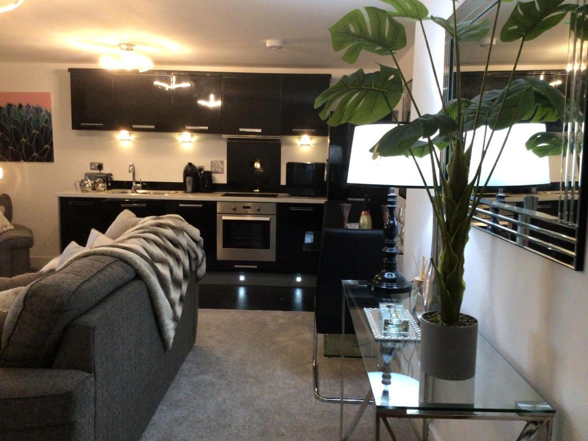 Luxurious River View Apartment With Terrace Worcester Exteriör bild