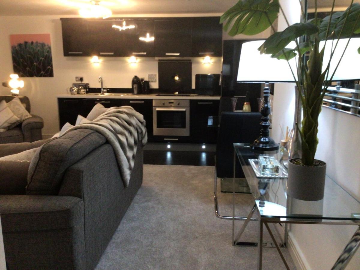 Luxurious River View Apartment With Terrace Worcester Exteriör bild