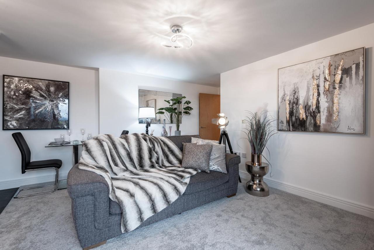 Luxurious River View Apartment With Terrace Worcester Exteriör bild