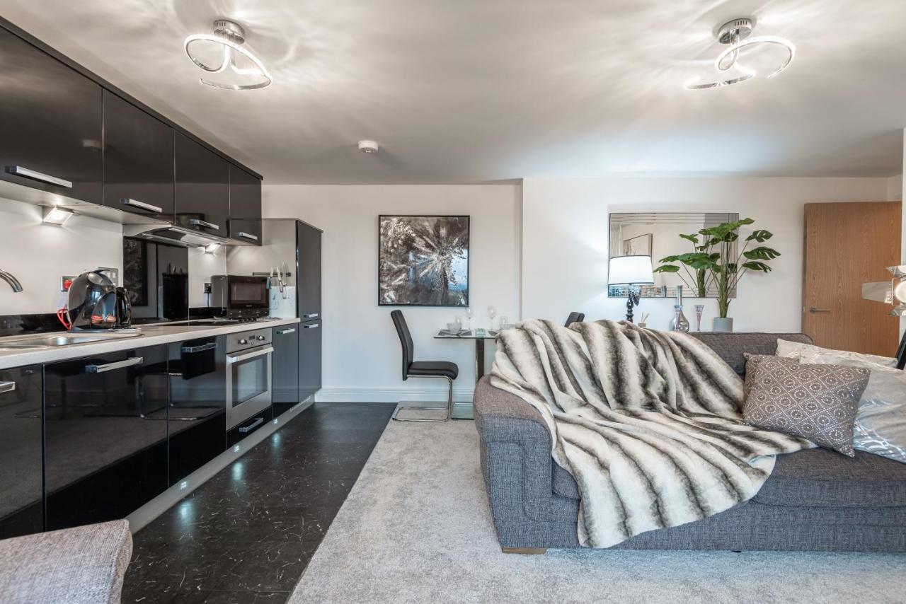 Luxurious River View Apartment With Terrace Worcester Exteriör bild