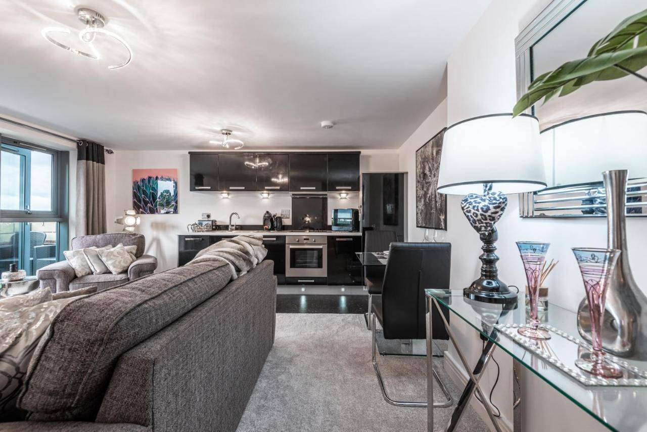 Luxurious River View Apartment With Terrace Worcester Exteriör bild
